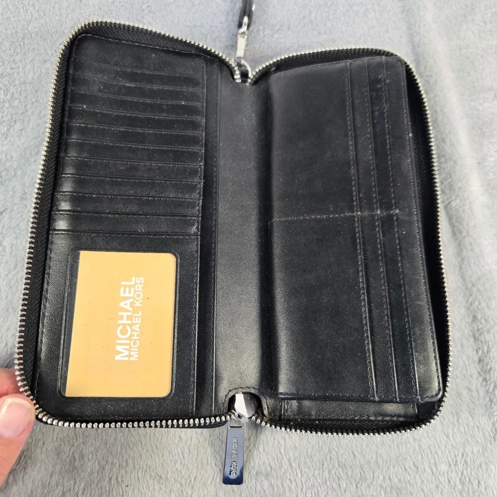 Michael Kors Jet Set Black Pebbled Leather Zip Continental Wristlet Wallet